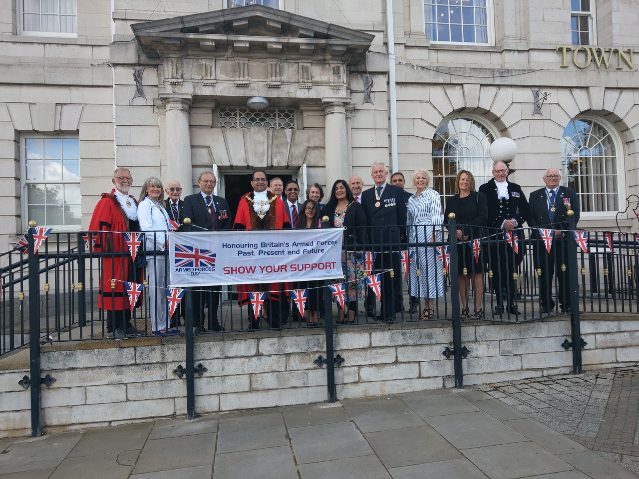 The Mayor and dignitaries outside the Town Hall