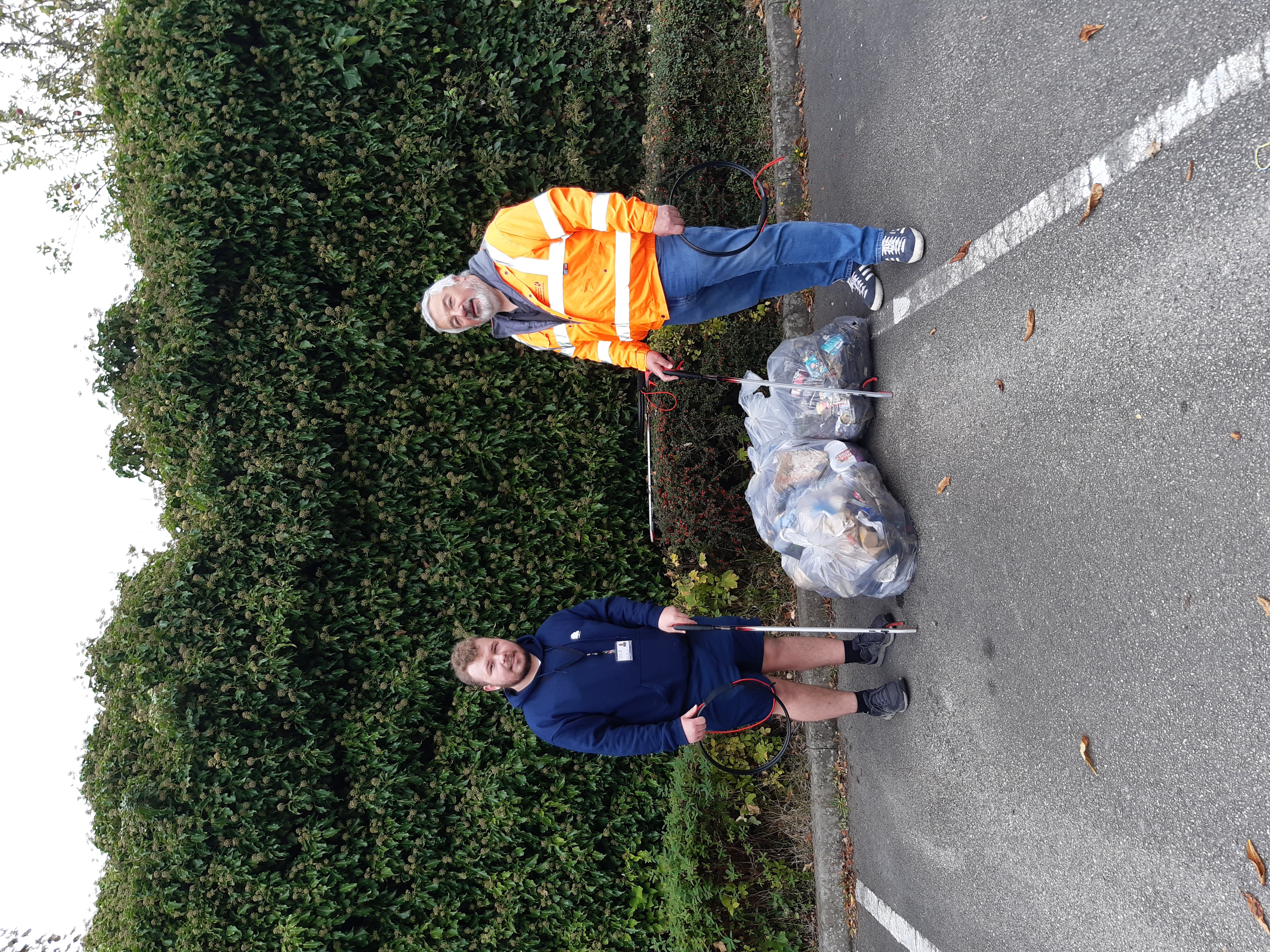 Councillor Mills and 'Love where you Live' project co-ordinator Wayne Munro-Smith