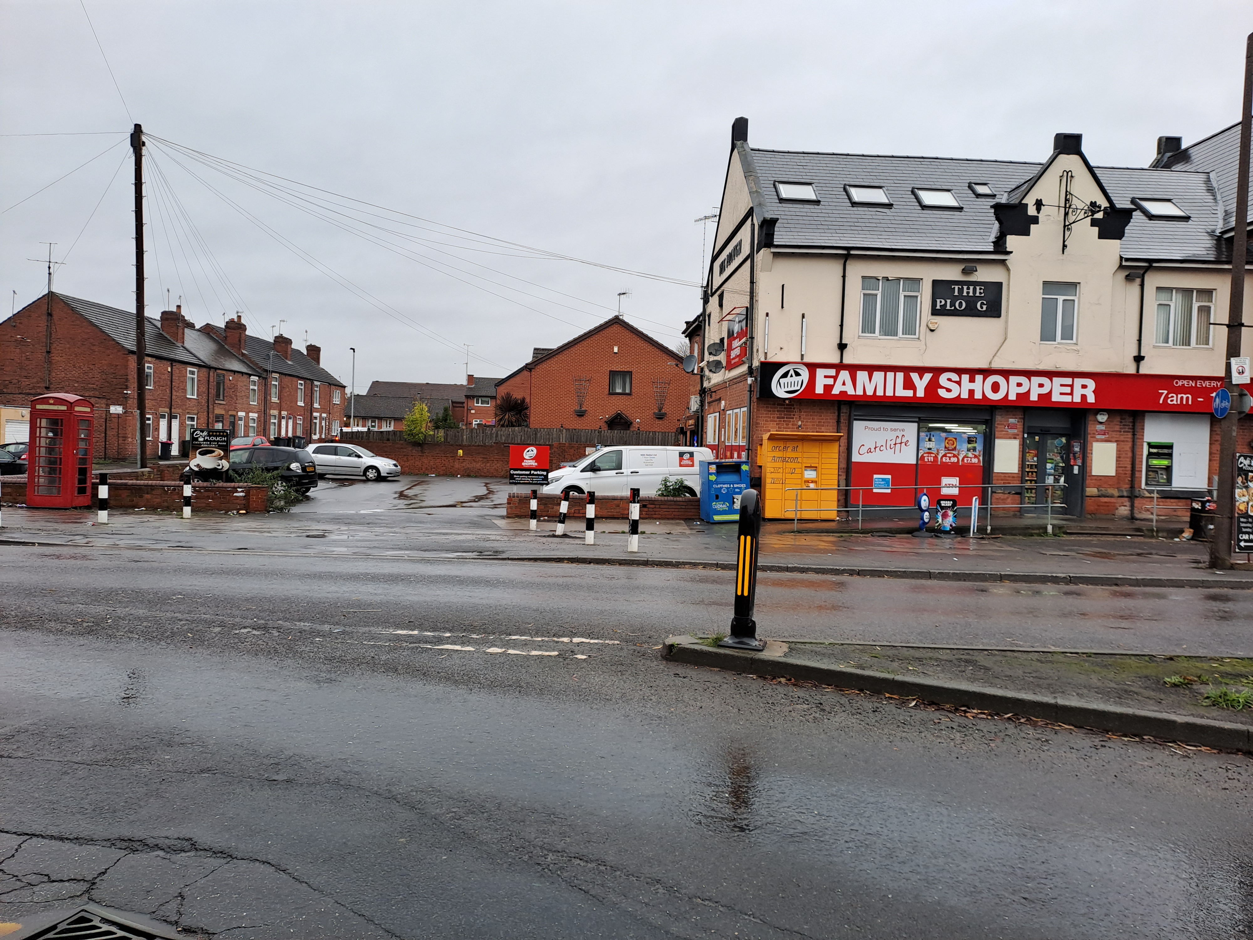 Houses and shops rother vale