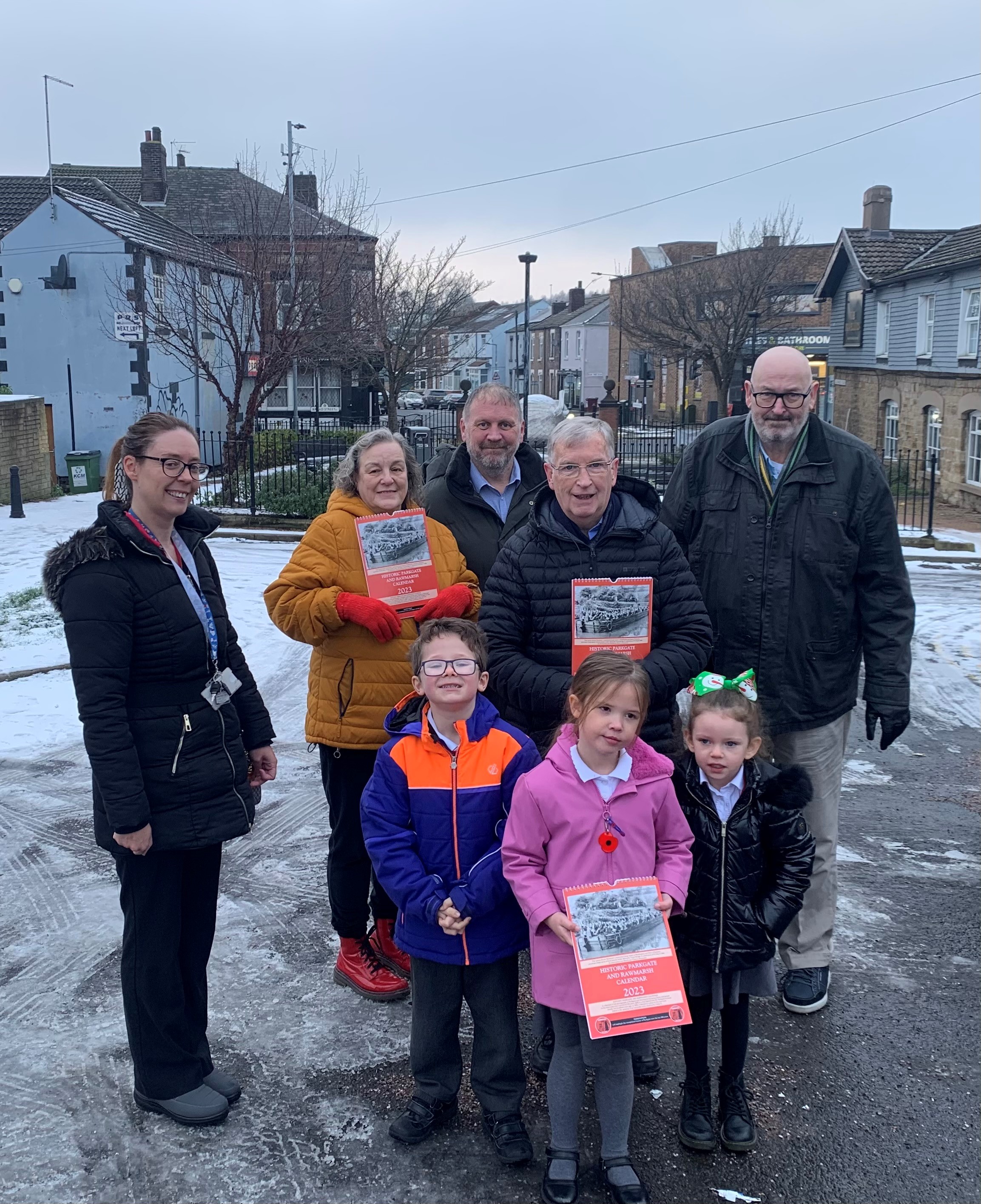 School children and their teacher, Councillor David Sheppard, Councillor Rachel Hughes and Councillor Bob Bird and Tony Dodsworth