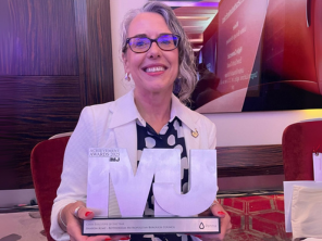 Sharon Kemp with the Chief Exec of the Year MJ Award