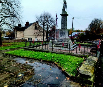 A black gate as a barrier around the Cenotaph.