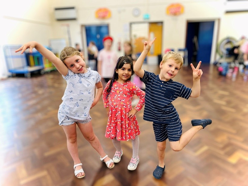 U do it dance activity