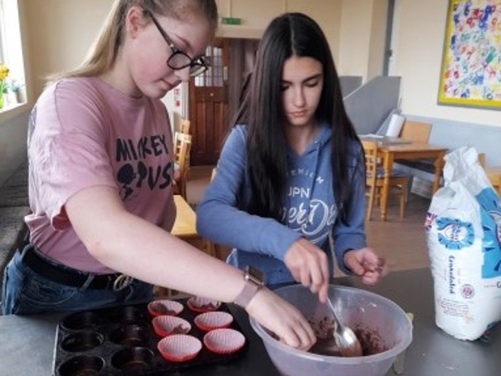 Brampton girls baking activity