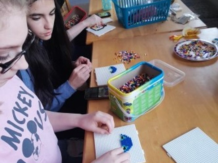 Brampton girls craft activity